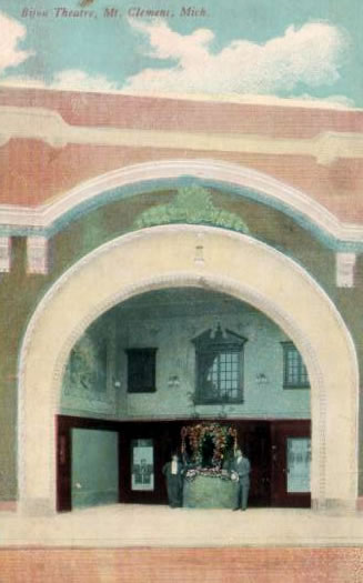 Jewel Theatre (Bijou Theatre) - Old Post Card Of The Bijou (newer photo)